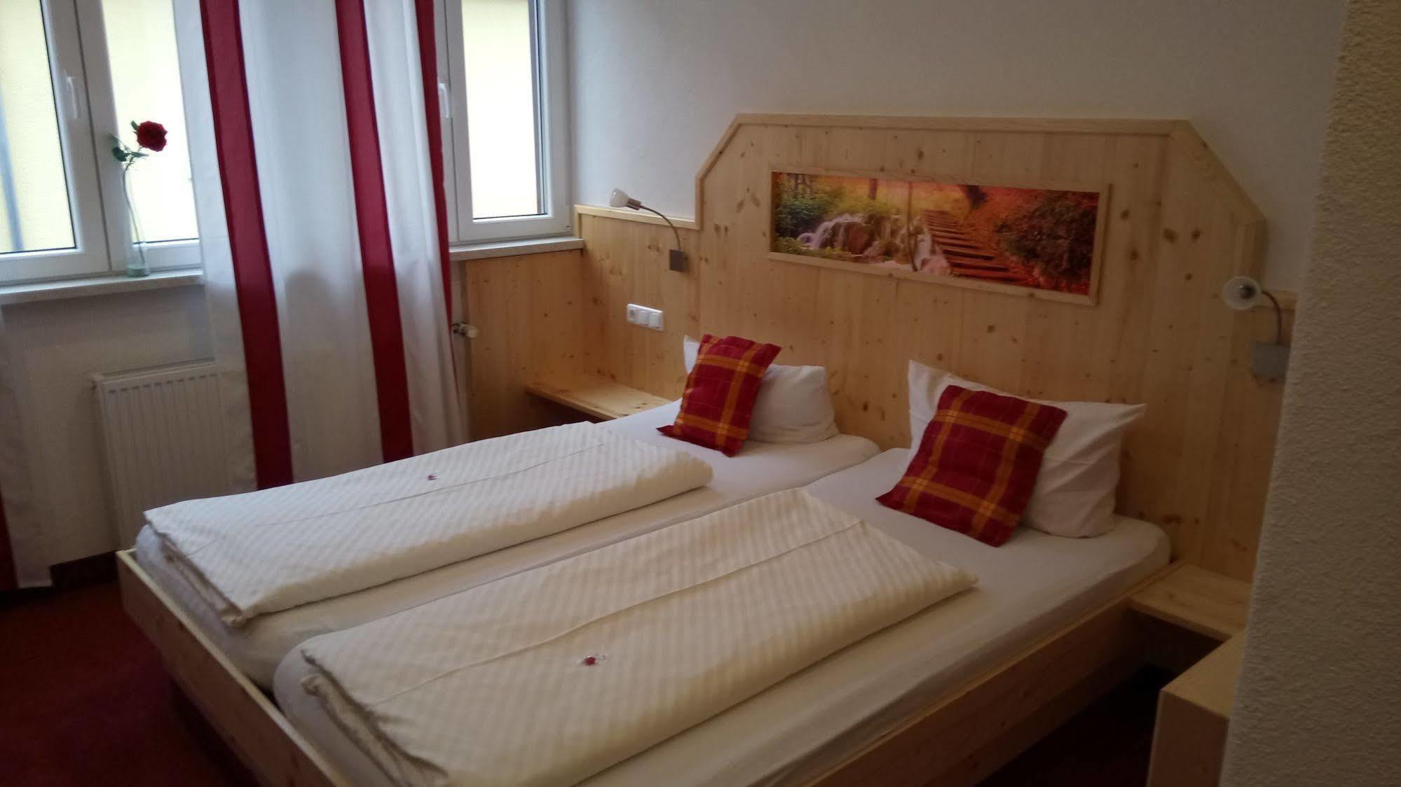 Hotel Wilder Mann Feuchtwangen Kültér fotó